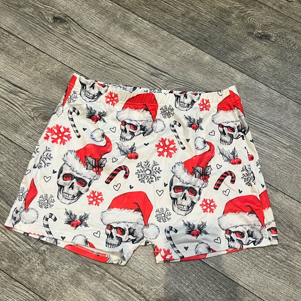 NWOT Women’s‎ Medium Festive Skull Santa Christmas Holiday Print Pajama Shorts
